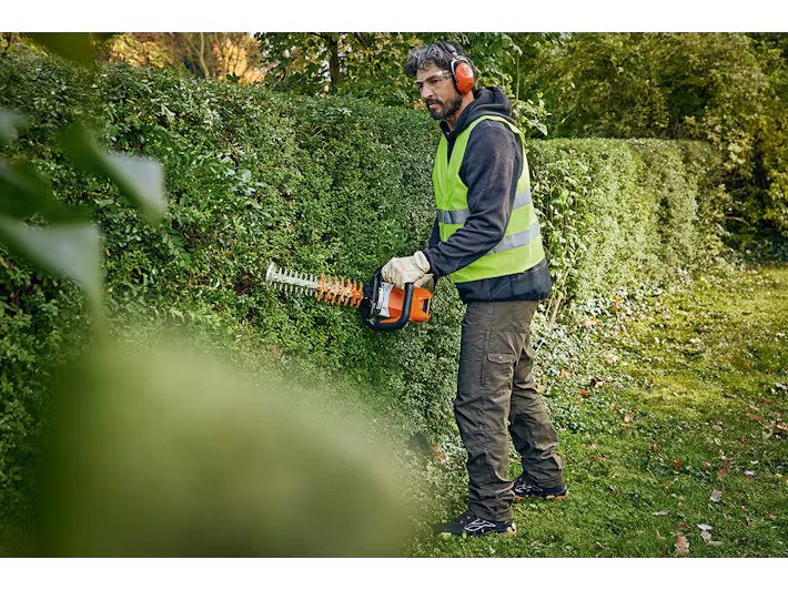 Stihl HSA 100 Battery Hedge Trimmer (Tool Only)