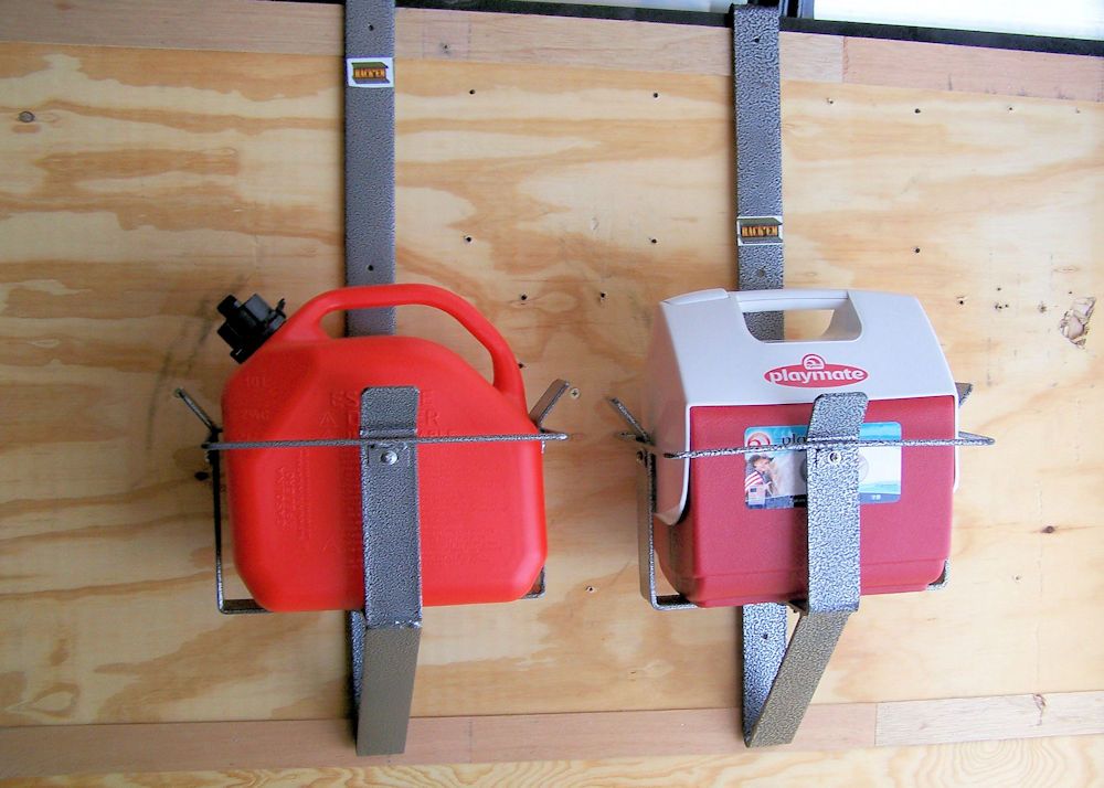 Estante para latas de gasolina Rack'em RA-1S de 2.5 galones
