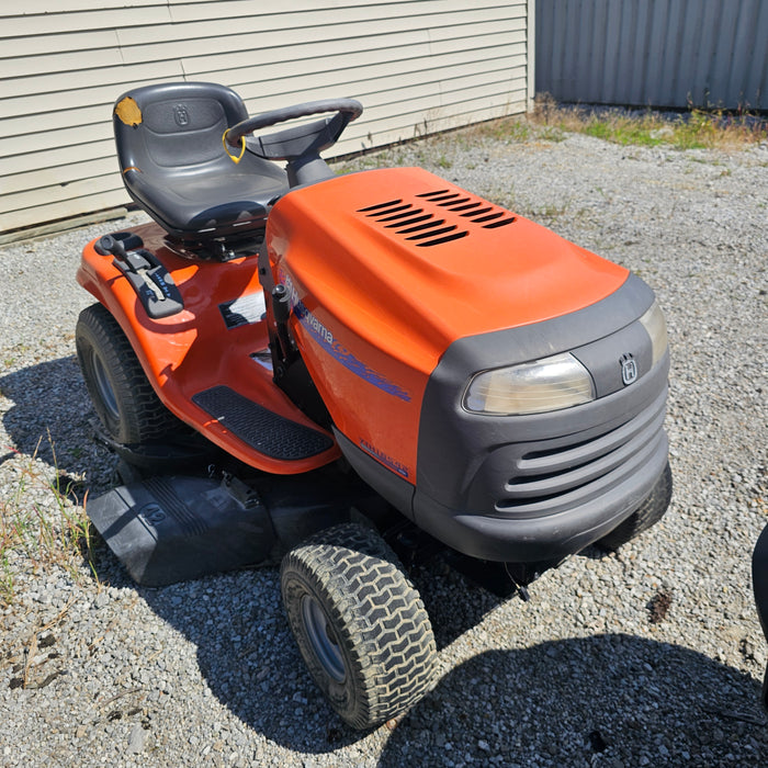 Husqvarna YTH18542 42 In. Lawn Tractor