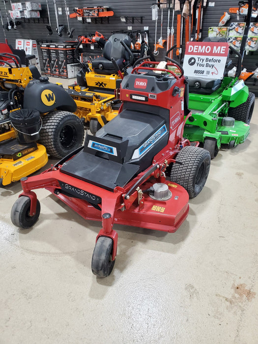 Toro 18560 GrandStand 52 pulgadas. Cortacésped de pie con giro cero y batería Revolution