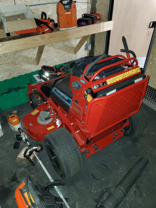 Cortadora de césped de pie a batería Toro 18560 GrandStand Revolution de 52 pulgadas