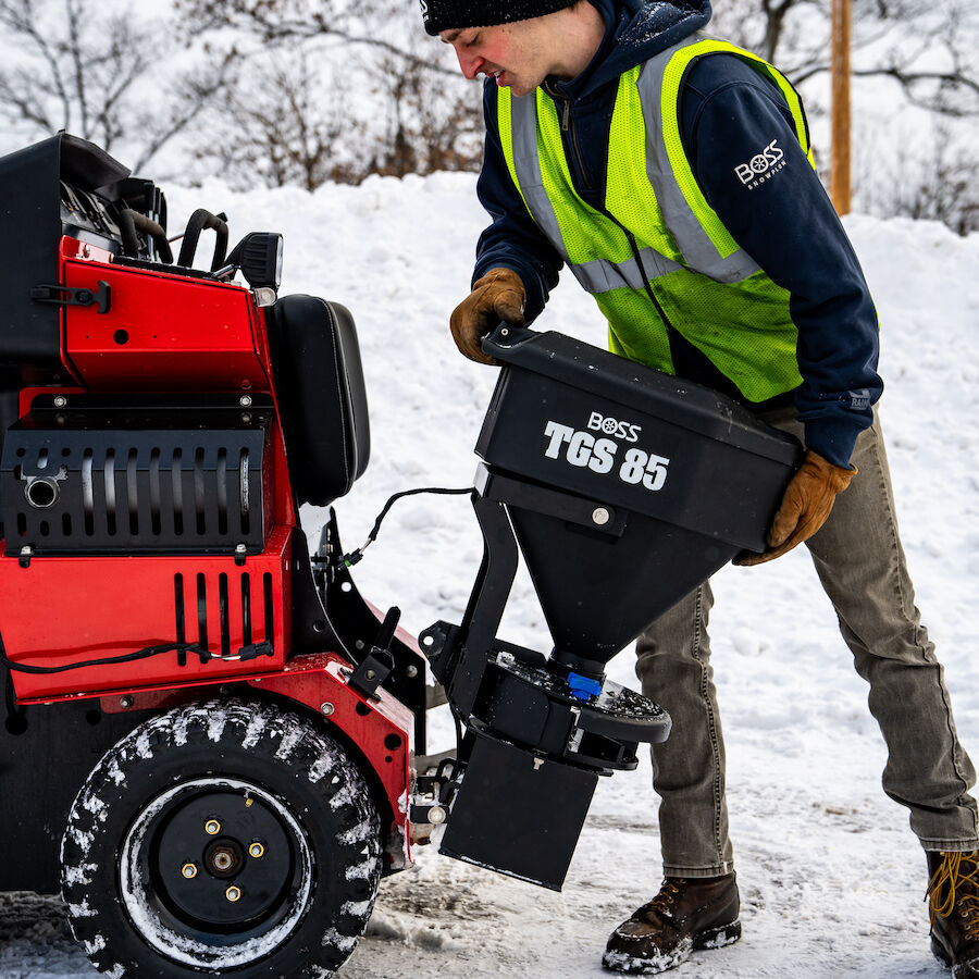 BOSS SR MAG TGS85 Rear-Mounted Poly Broadcast Spreader