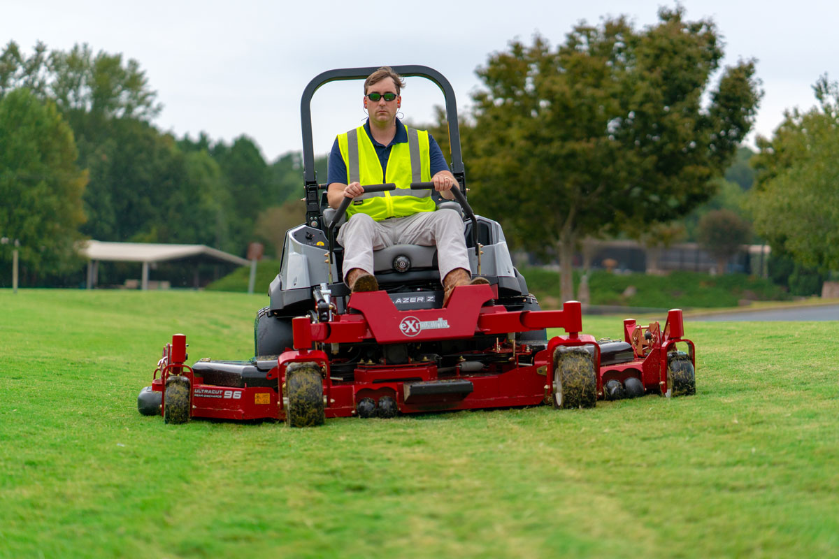 Exmark Lazer Z Diesel LZS88CDYM96RW0 96 In. Zero Turn Mower