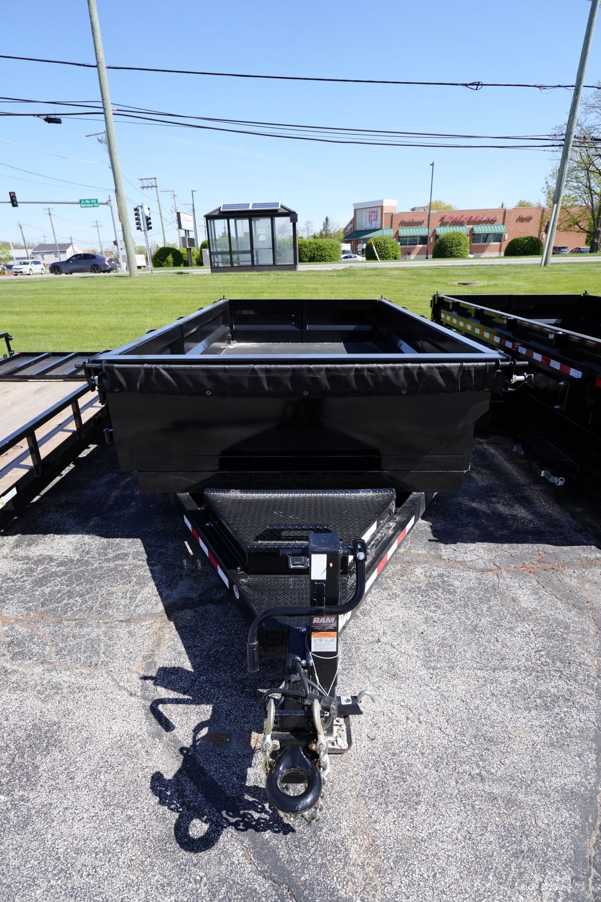 Midsota HV-14 14 ft. Versa Dump Trailer
