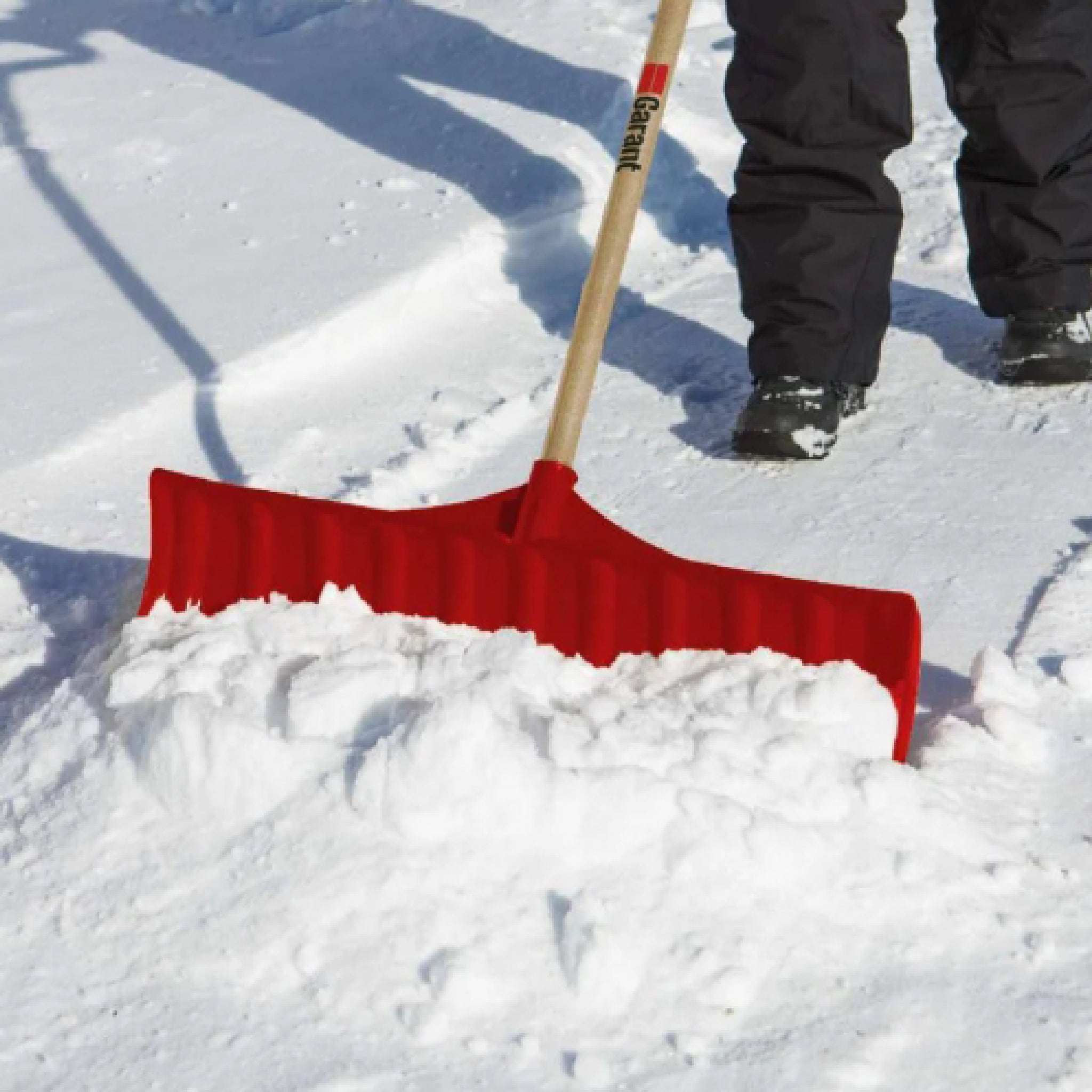 Empujador de nieve Garant APP30KD Alpine Poly de 30 pulgadas