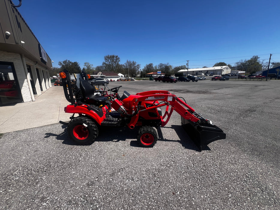 Tractor subcompacto Kioti CS2210