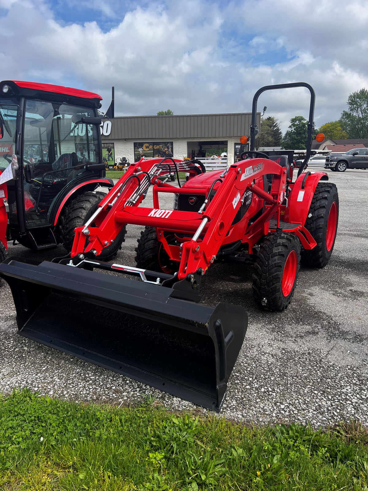 Folding Rops Kioti DK4720SEHB Hst Tractor w/ Foldable Rops — Russo Power Equipment