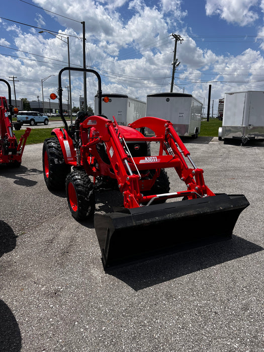 Kioti CK3520HB Hst con cuerda de seguridad plegable y válvula de joystick