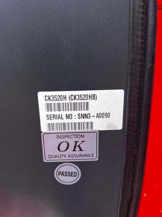 Kioti CK3520HB Hst con cuerda de seguridad plegable y válvula de joystick