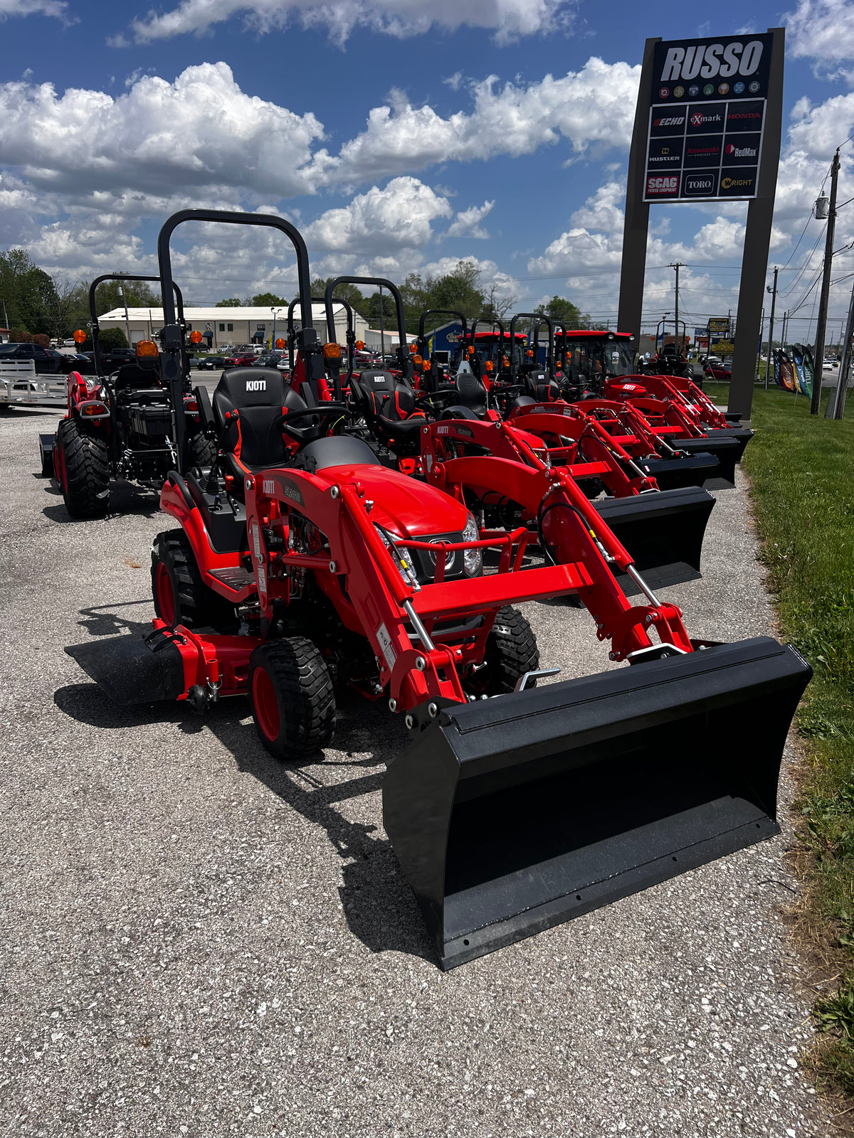 Kioti CS2220HB Hst Tractor