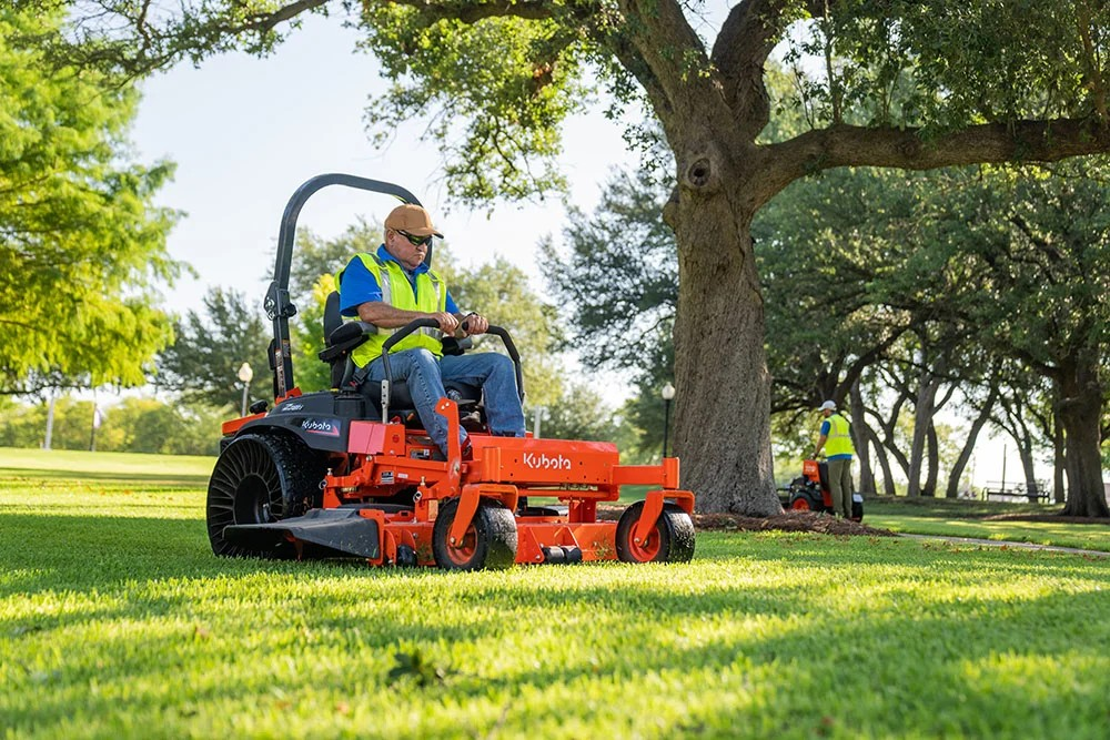 Kubota Z781KWITW-54 Cortacésped de giro cero de 54" con Tweels