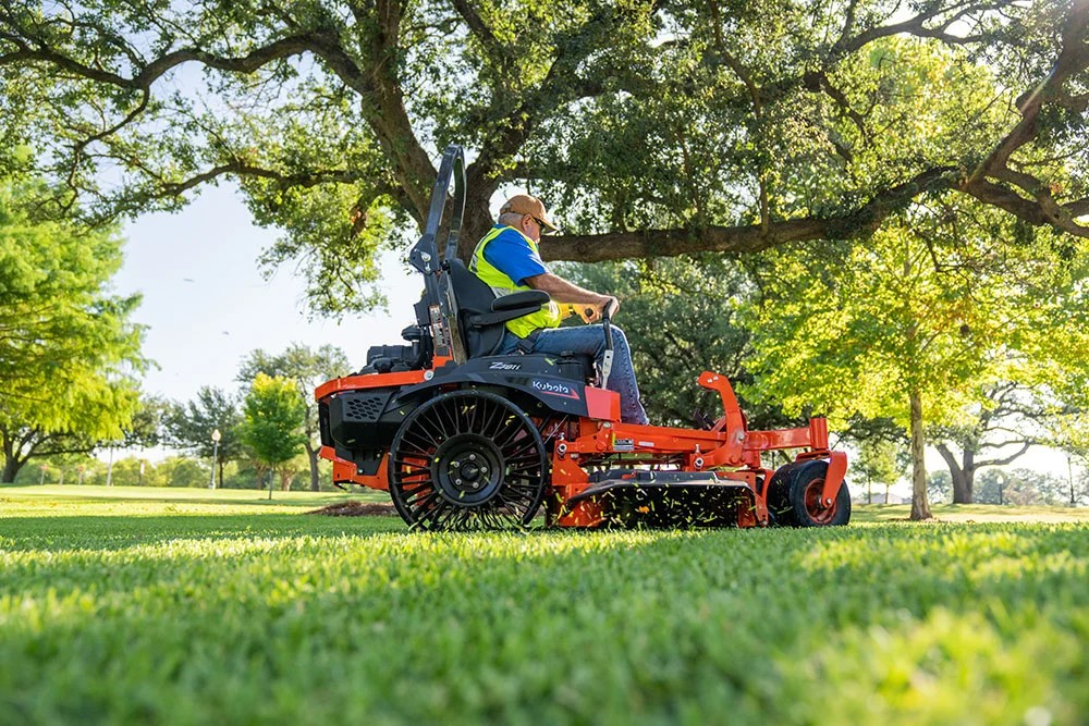 Kubota Z781KWITW-54 Cortacésped de giro cero de 54" con Tweels