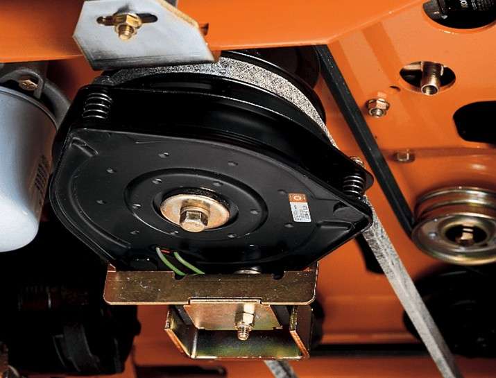 Scag SCZS-72V-38CVE Cortacésped comercial de conductor sentado 72" Vel Cheetah II 38hp Koh CV-EFI