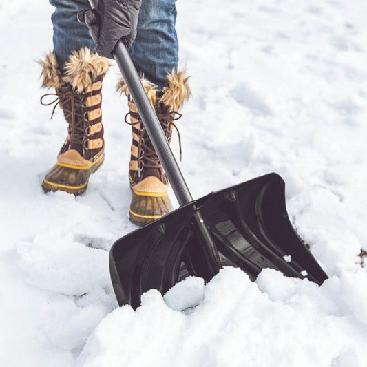 Suncast SC135010 Poly 18 In. Snow Shovel