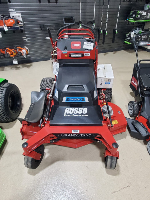 Toro 18560 GrandStand 52 pulgadas. Cortacésped de pie con giro cero y batería Revolution