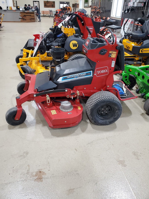 Toro 18560 GrandStand 52 pulgadas. Cortacésped de pie con giro cero y batería Revolution