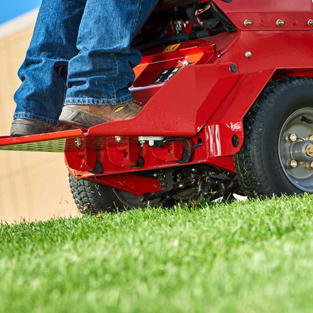 Toro 39514 24 In. Stand-On Aerator