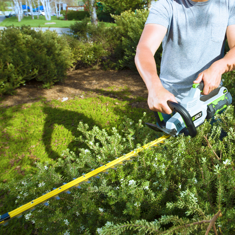 EGO HT2411 24 pulgadas. Kit de cortasetos sin escobillas con batería y cargador